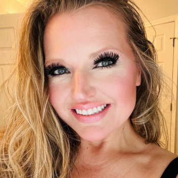 Emily Lindner - Stylist